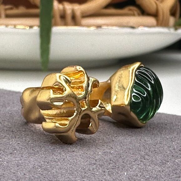 Tory Burch NWT Sculptural Bypass Statement Ring | Leaf & Logo Flower | Size 7.25 - Picture 2 of 11